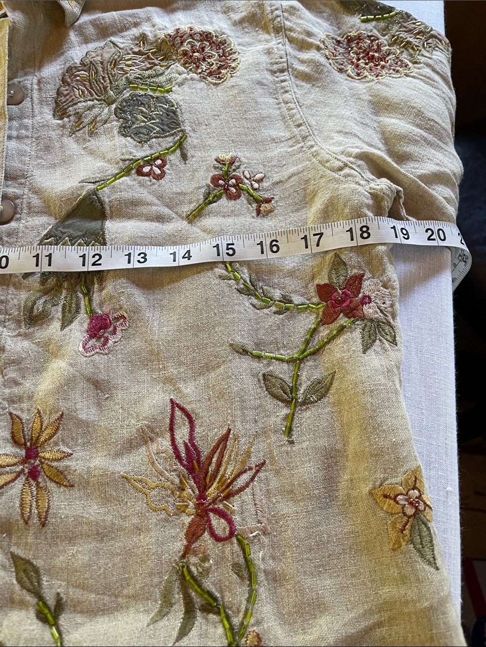 Beautiful tan embroidered 100% linen shirt - Picture 3 of 12